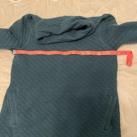 Duluth turtleneck tunic sweater, dark green quilted w/ pockets size large - Picture 5 of 5
